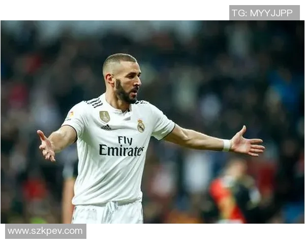 本泽马在足球历史上的传奇之路与未来展望分析