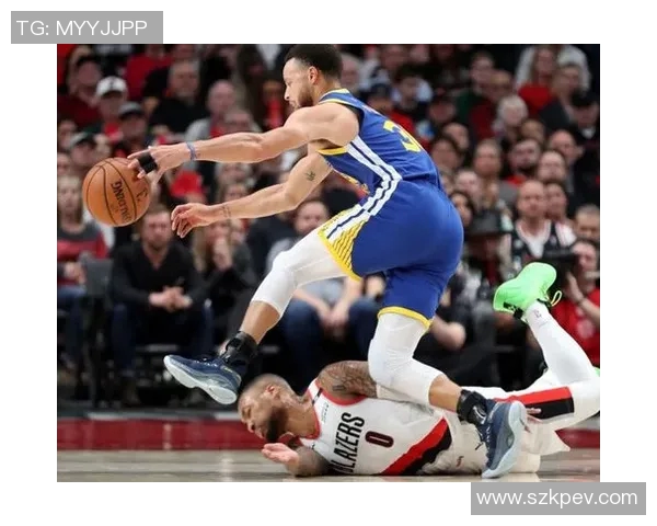 火箭队与勇士队激战正酣NBA赛场精彩瞬间回顾与分析
